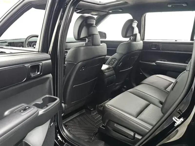 2025 Hyundai Santa Fe с пробегом 7 376 км