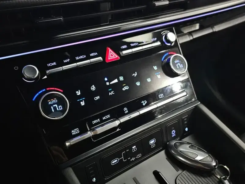 2025 Hyundai Santa Fe с пробегом 7 376 км