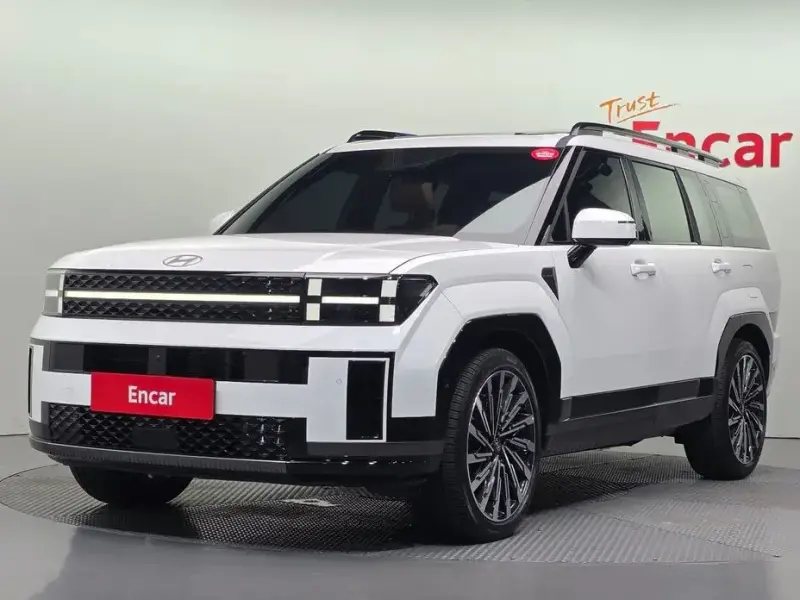 2025 Hyundai Santa Fe с пробегом 7 082 км