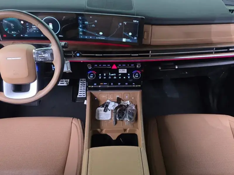2025 Hyundai Santa Fe с пробегом 7 082 км