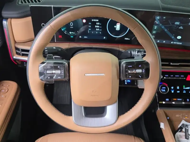 2025 Hyundai Santa Fe с пробегом 7 082 км