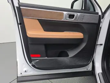 2025 Hyundai Santa Fe с пробегом 7 082 км