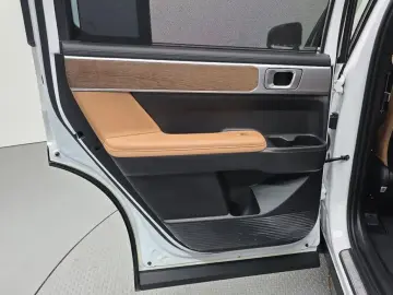 2025 Hyundai Santa Fe с пробегом 7 082 км