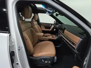 2025 Hyundai Santa Fe с пробегом 7 082 км