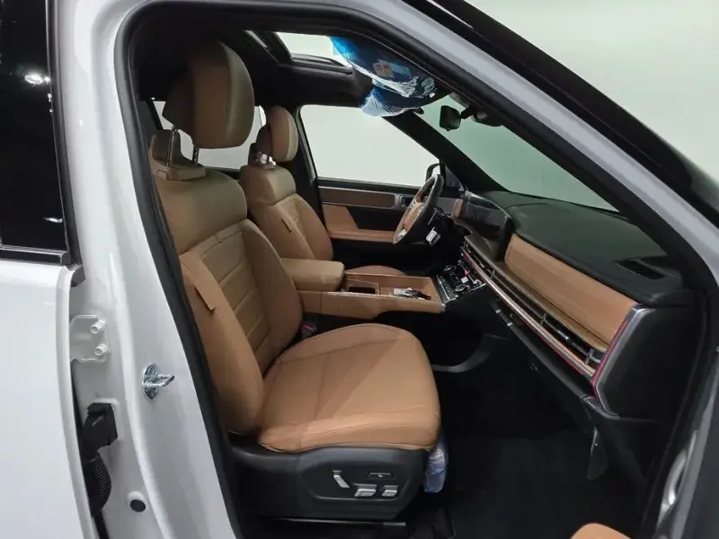 2025 Hyundai Santa Fe с пробегом 7 082 км