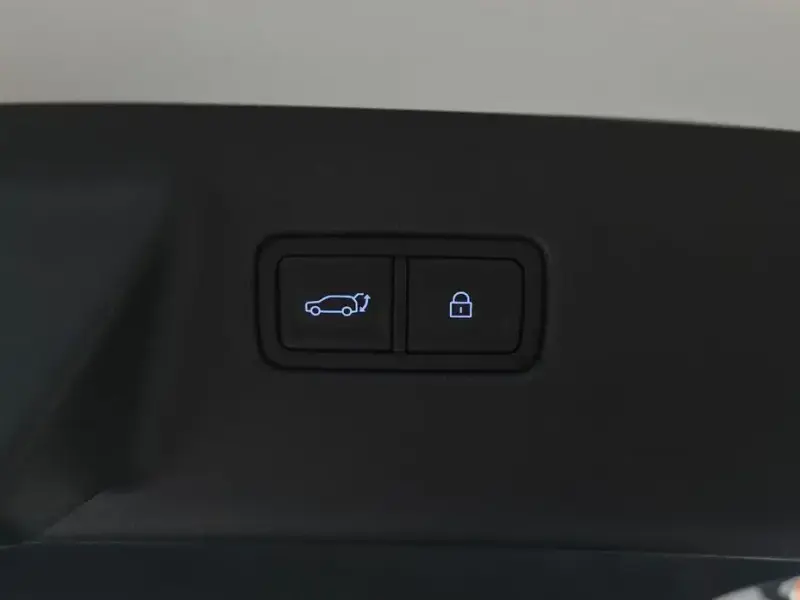 2025 Hyundai Santa Fe с пробегом 7 082 км