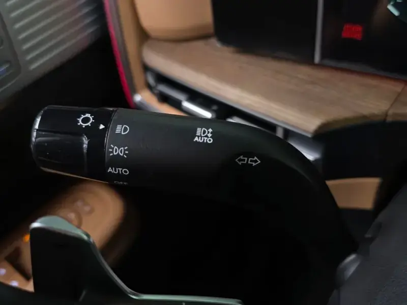 2025 Hyundai Santa Fe с пробегом 7 082 км