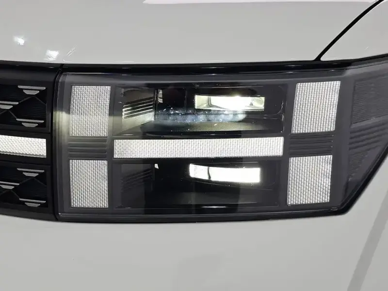 2024 Hyundai Santa Fe с пробегом 13 959 км