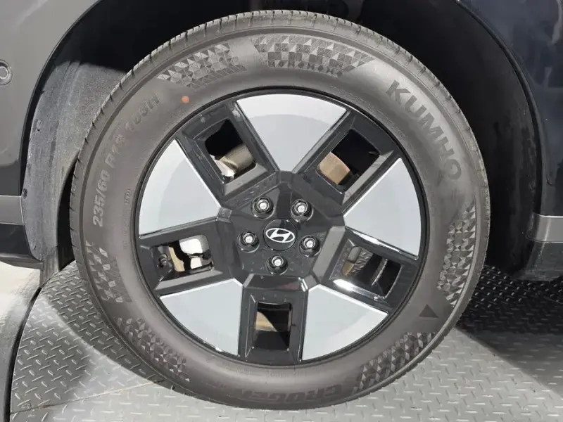2024 Hyundai Santa Fe с пробегом 17 907 км