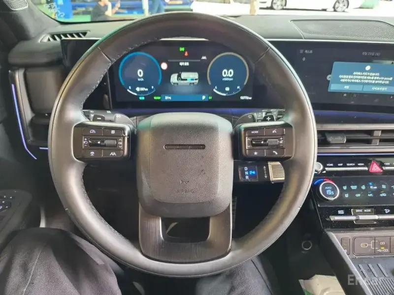 2025 Hyundai Santa Fe с пробегом 13 776 км