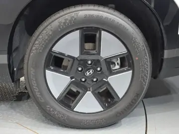 2024 Hyundai Santa Fe с пробегом 17 907 км