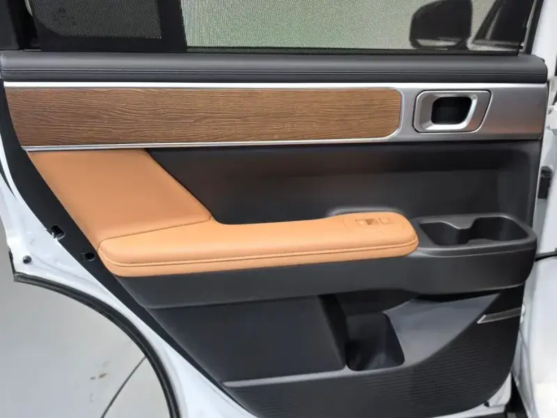 2024 Hyundai Santa Fe с пробегом 17 907 км