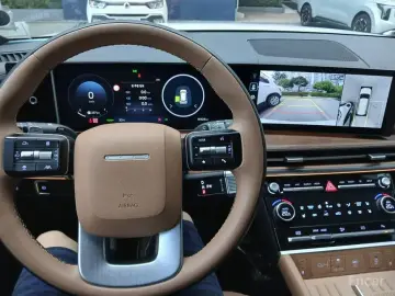2025 Hyundai Santa Fe с пробегом 15 425 км