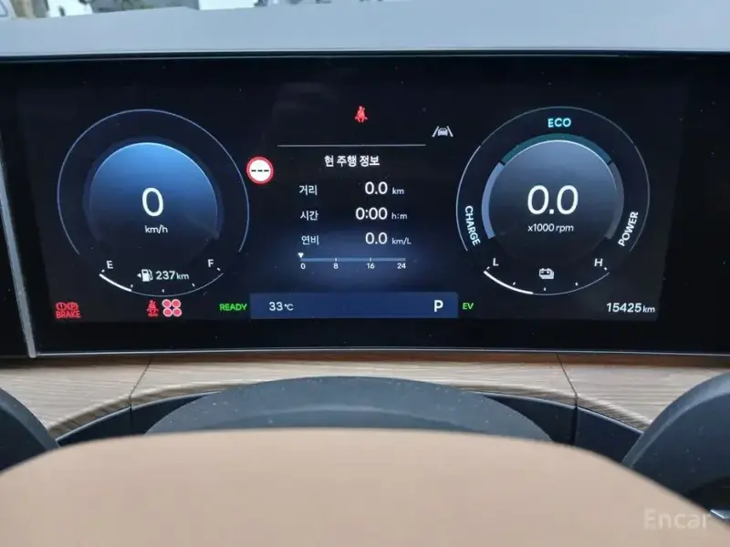 2025 Hyundai Santa Fe с пробегом 15 425 км