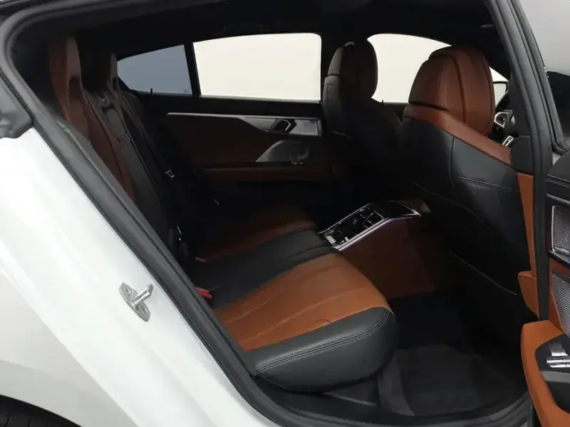 2024 BMW 8 серии с пробегом 40 456 км