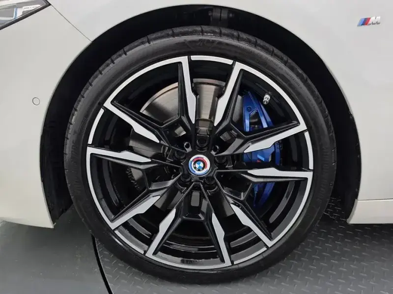 2023 BMW 8 серии с пробегом 27 369 км