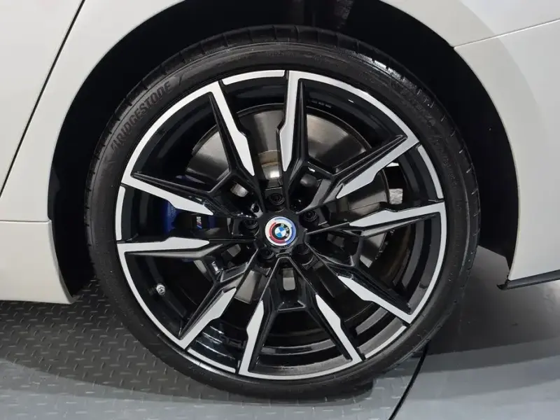 2023 BMW 8 серии с пробегом 27 369 км