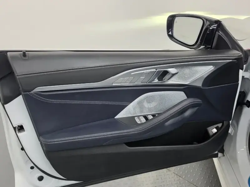 2023 BMW 8 серии с пробегом 27 369 км