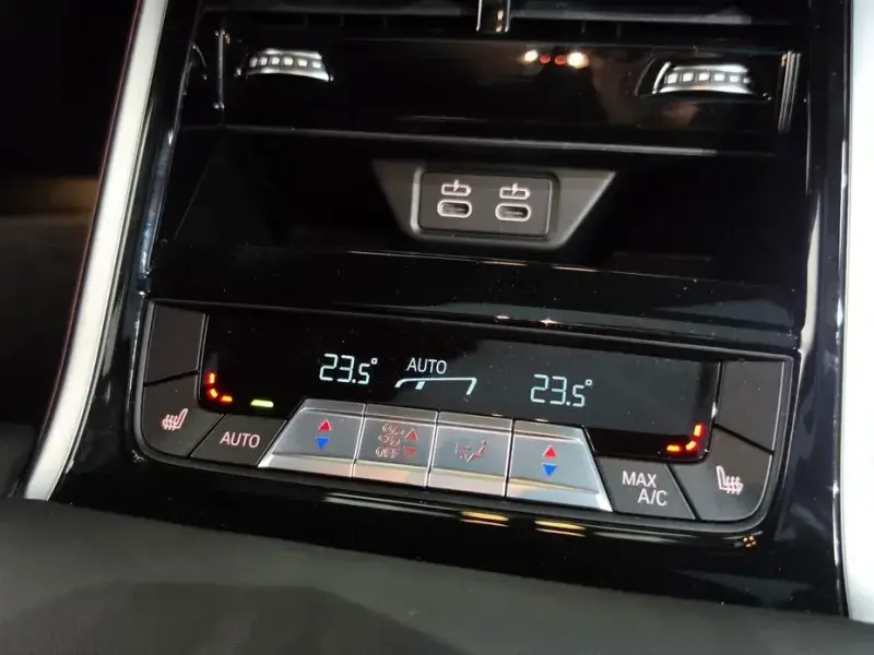 2023 BMW 8 серии с пробегом 27 369 км
