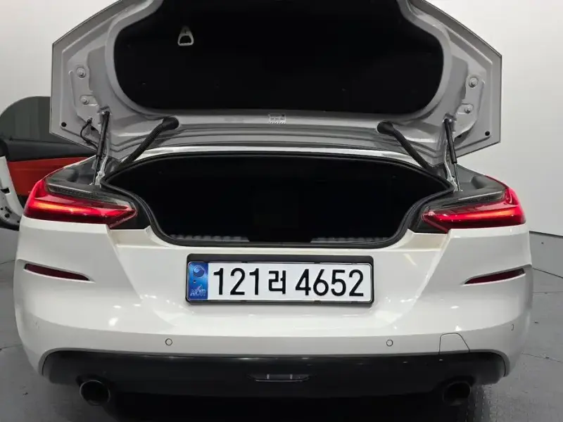 2021 BMW Z4 с пробегом 122 882 км