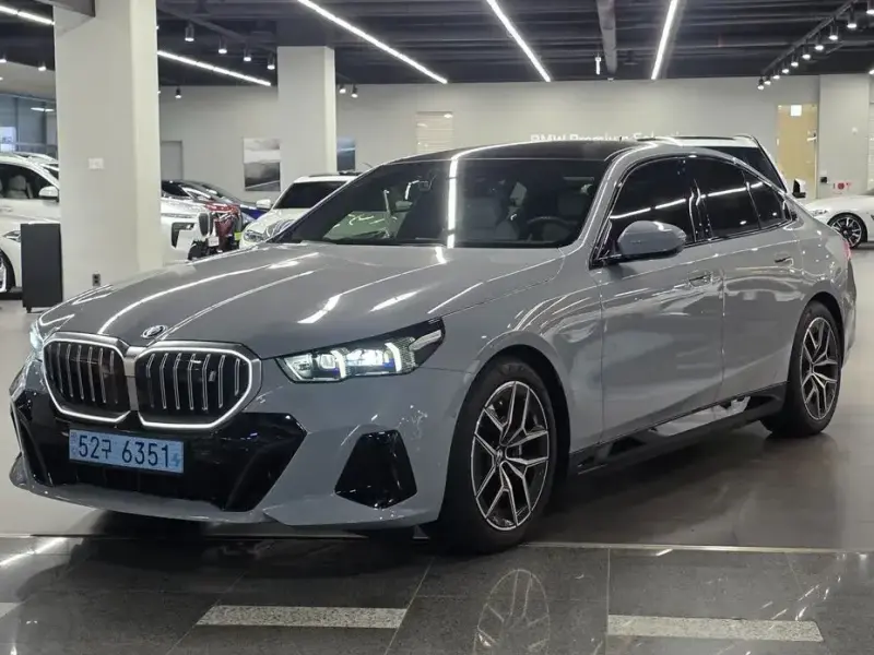 2026 BMW i5 с пробегом 4 585 км