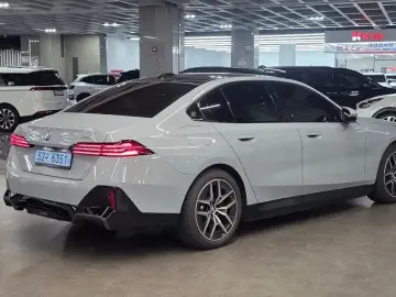 2026 BMW i5 с пробегом 4 585 км