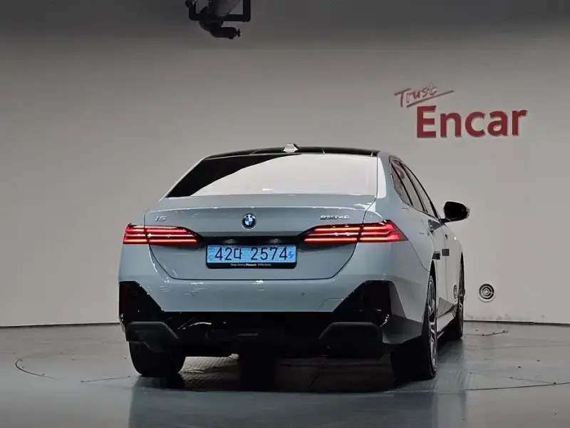 2025 BMW i5 с пробегом 18 106 км