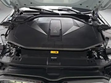 2025 BMW i5 с пробегом 18 106 км