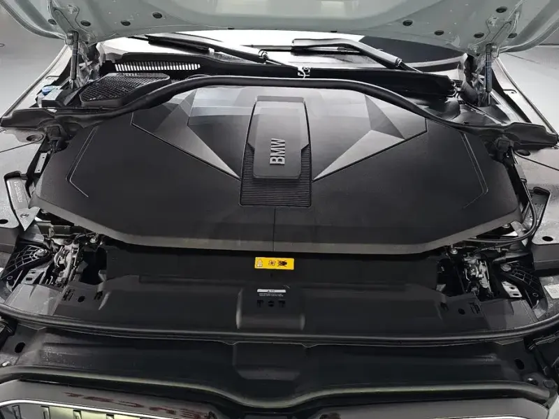 2025 BMW i5 с пробегом 18 106 км