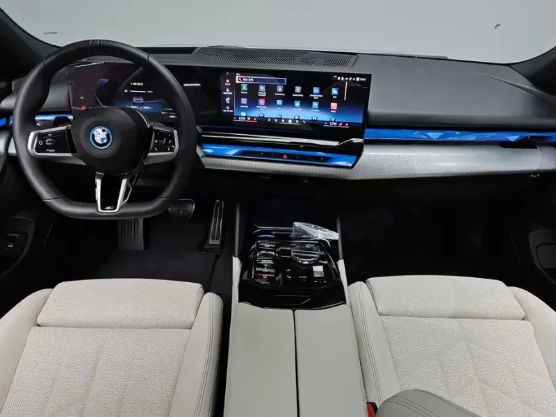 2025 BMW i5 с пробегом 18 106 км