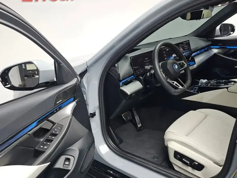 2025 BMW i5 с пробегом 18 106 км
