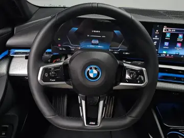 2025 BMW i5 с пробегом 18 106 км