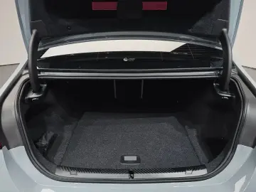 2025 BMW i5 с пробегом 18 106 км
