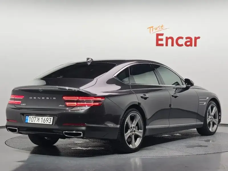 2023 Genesis G80 с пробегом 20 504 км