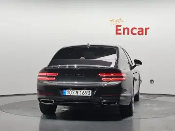 2023 Genesis G80 с пробегом 20 504 км