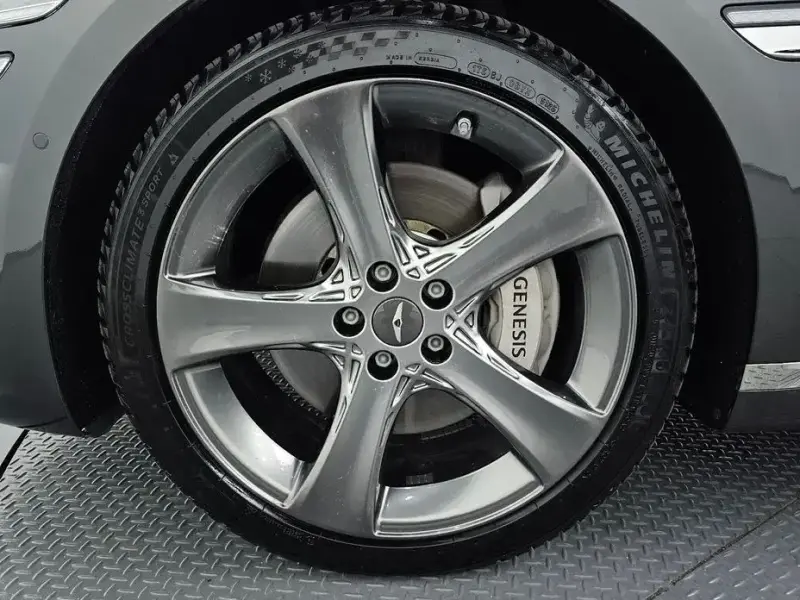 2023 Genesis G80 с пробегом 20 504 км