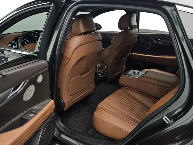 2023 Genesis G80 с пробегом 20 504 км