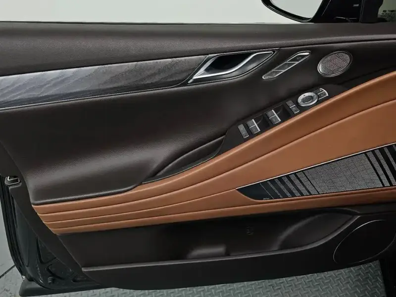 2023 Genesis G80 с пробегом 20 504 км