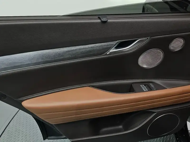 2023 Genesis G80 с пробегом 20 504 км