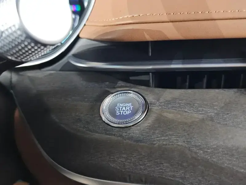 2023 Genesis G80 с пробегом 20 504 км