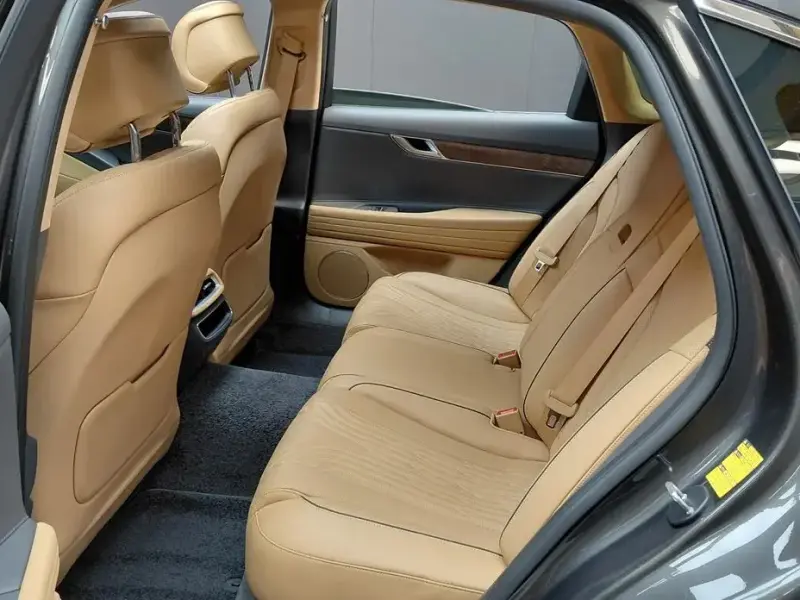 2023 Genesis G80 с пробегом 190 км