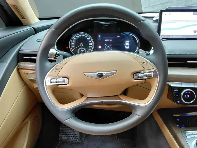 2023 Genesis G80 с пробегом 190 км