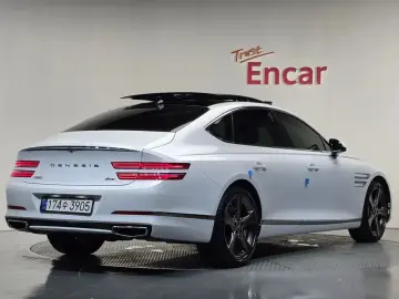 2023 Genesis G80 с пробегом 17 402 км