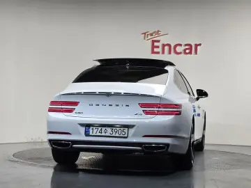 2023 Genesis G80 с пробегом 17 402 км