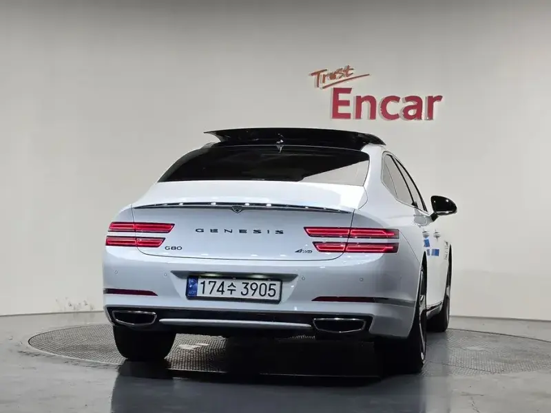 2023 Genesis G80 с пробегом 17 402 км