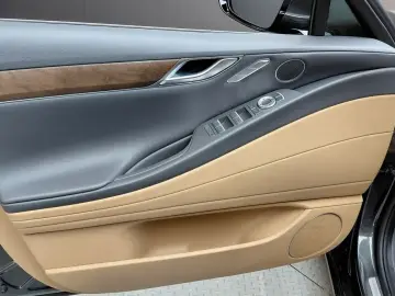 2023 Genesis G80 с пробегом 190 км