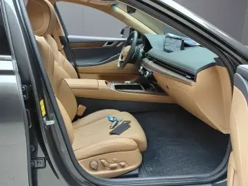 2023 Genesis G80 с пробегом 190 км