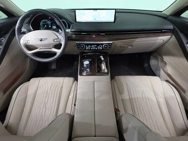 2023 Genesis G80 с пробегом 17 402 км