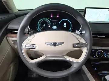 2023 Genesis G80 с пробегом 17 402 км