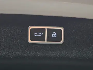 2023 Genesis G80 с пробегом 17 402 км